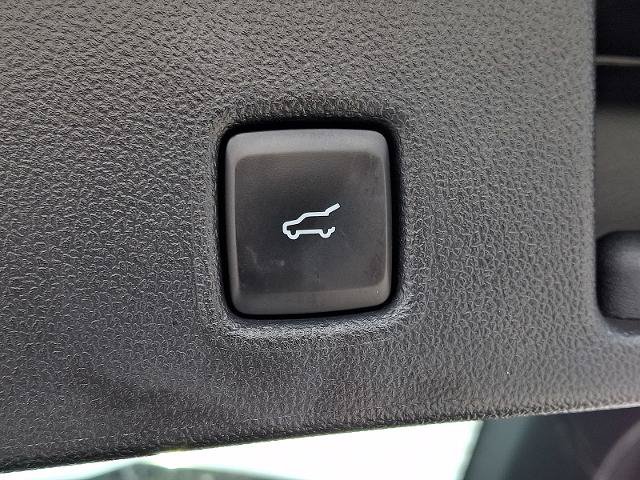 Certified 2024 Ford Escape ST-Line w/ Cold Weather Package FWD image 28