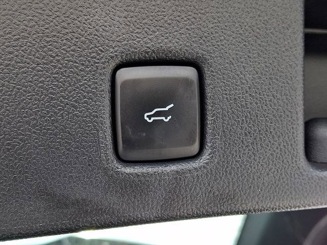 Certified 2024 Ford Escape ST-Line w/ Cold Weather Package image 28