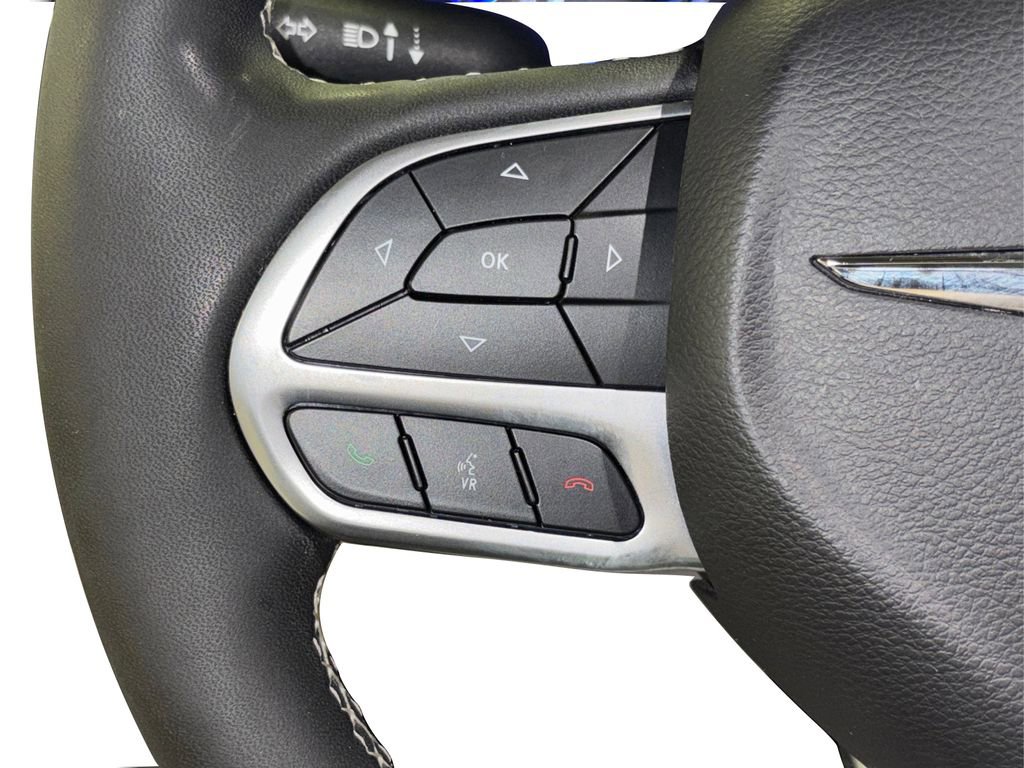 Used 2024 Chrysler Pacifica Touring-L image 31