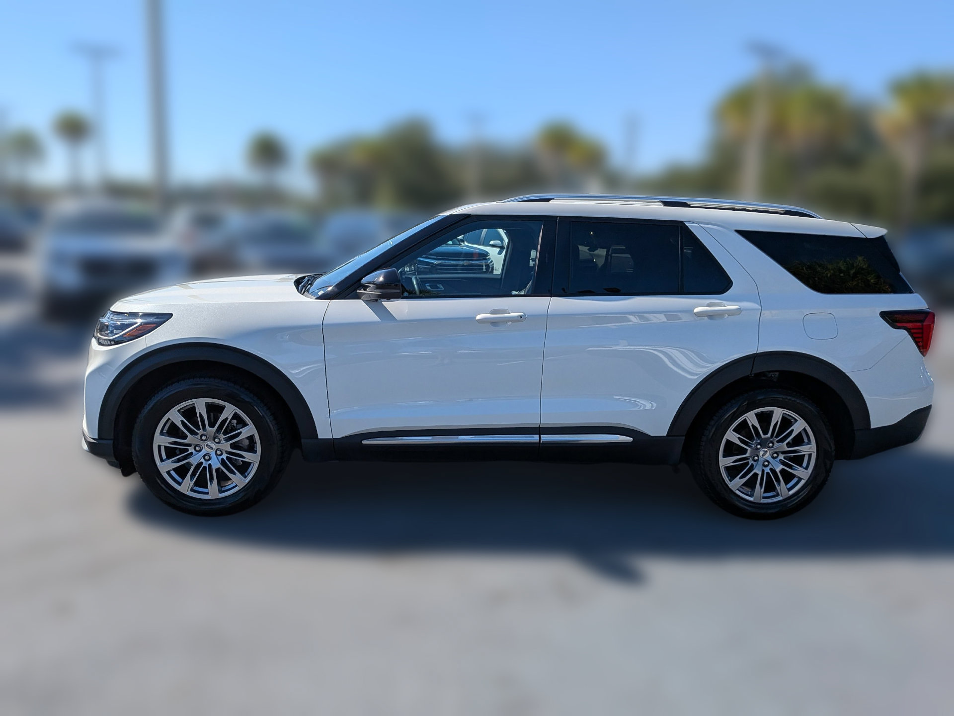 Certified 2025 Ford Explorer Platinum AWD/4WD image 8