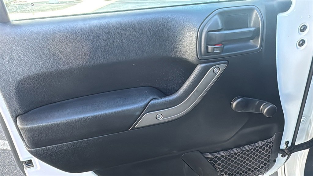 Used 2017 Jeep Wrangler Unlimited Sport w/ Connectivity Group image 16