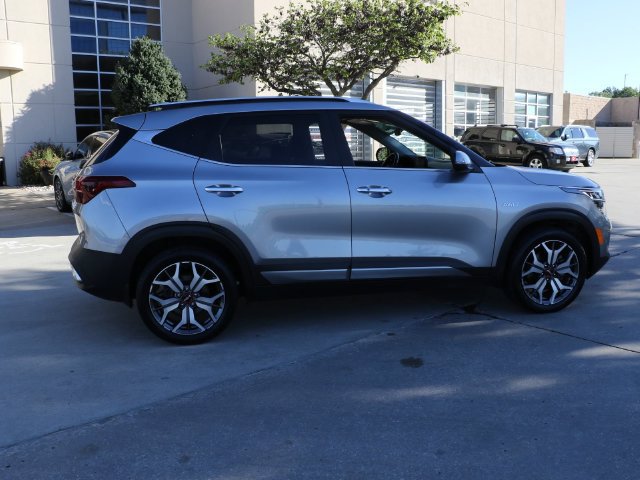 Used 2022 Kia Seltos SX w/ Sunroof Package AWD/4WD image 7