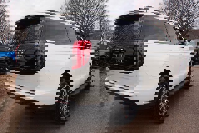 Certified 2025 Ford Expedition Active image 5