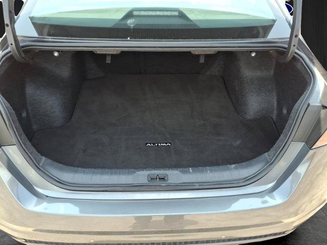 Used 2025 Nissan Altima 2.5 SV FWD image 12