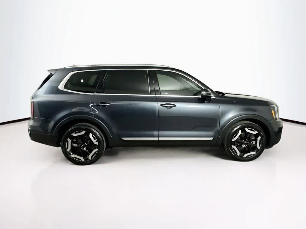 Used 2024 Kia Telluride EX w/ EX Captain's Chair Package FWD image 26