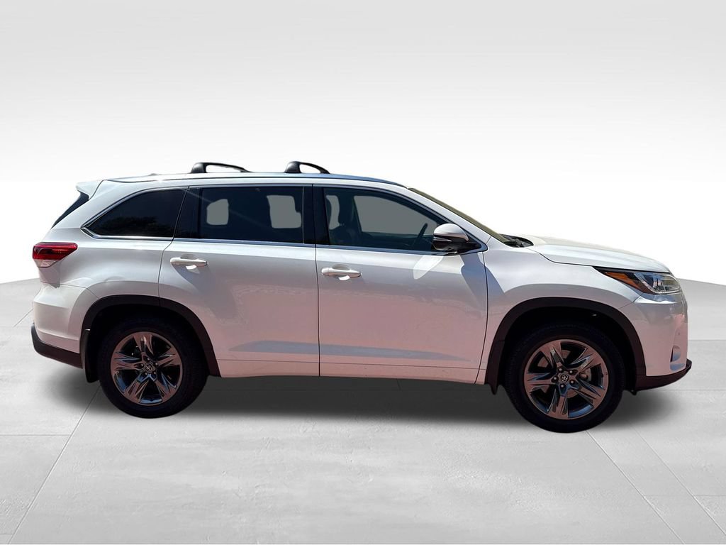 Used 2019 Toyota Highlander Limited Platinum AWD/4WD image 10