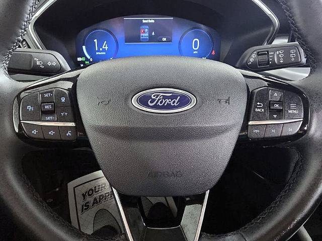 Certified 2025 Ford Escape Platinum AWD/4WD image 17