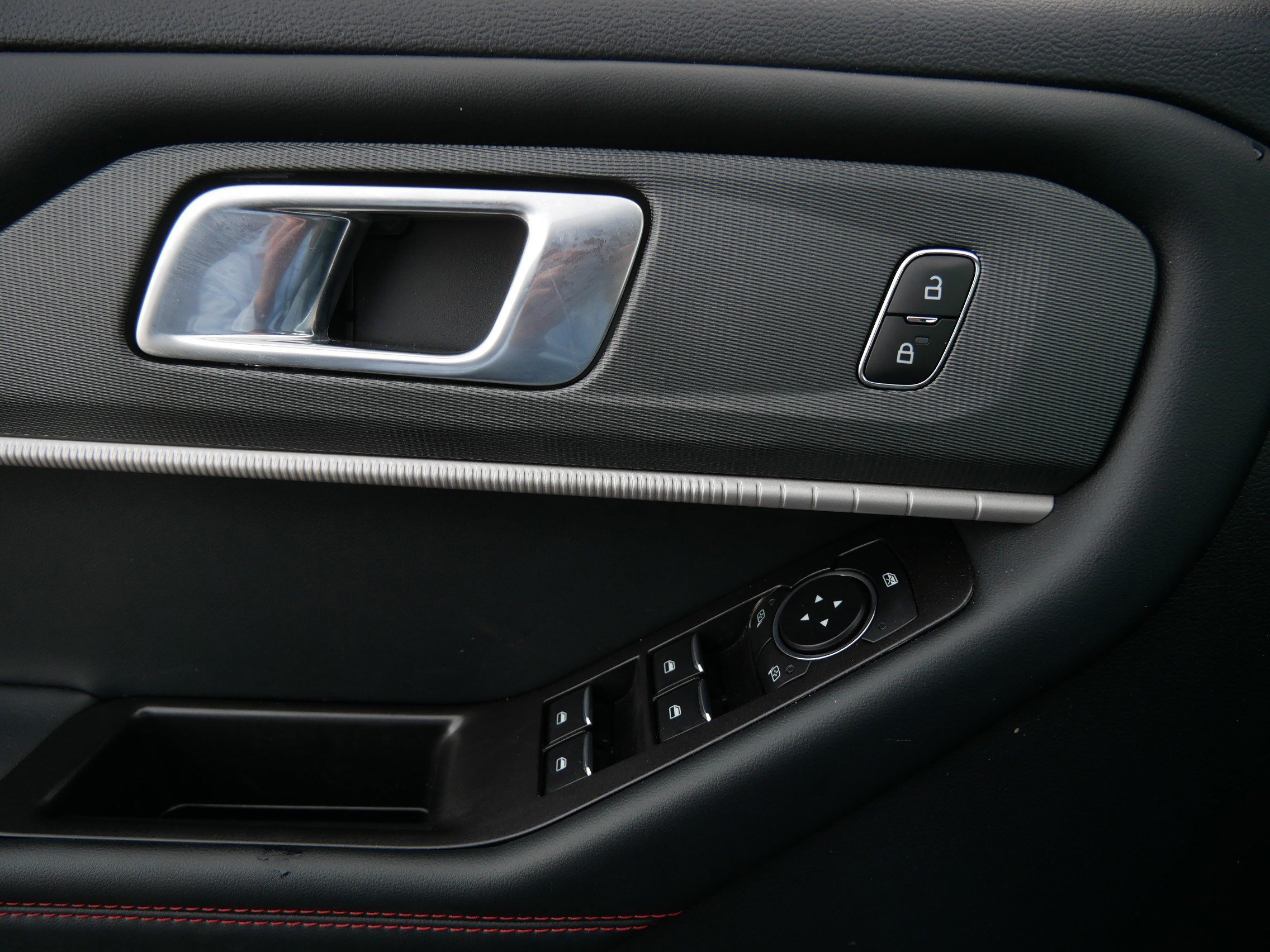 Certified 2025 Ford Explorer ST-Line image 27