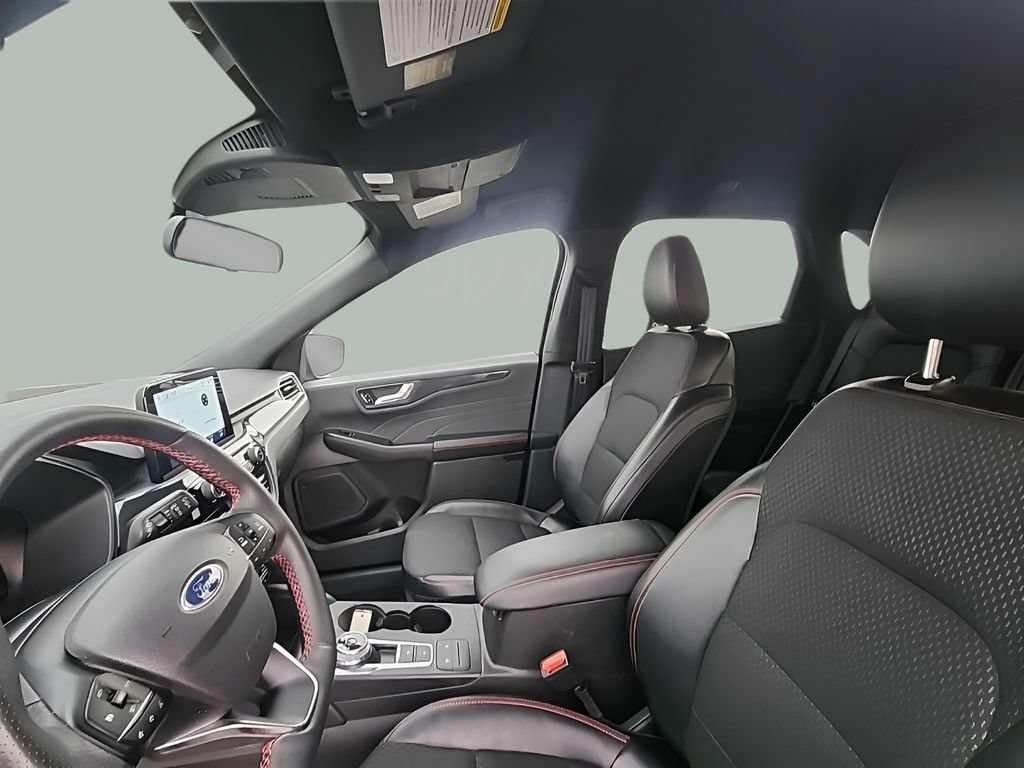 Certified 2025 Ford Escape ST-Line Select AWD/4WD image 25