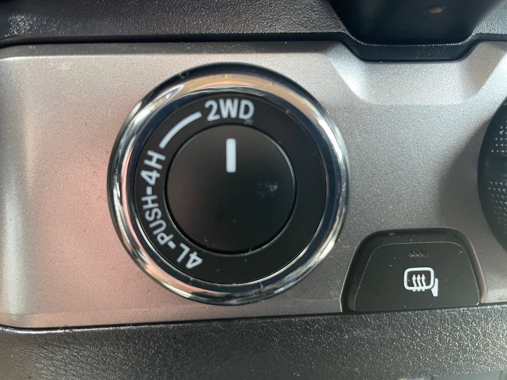 Used 2022 Toyota Tacoma SR AWD/4WD image 38