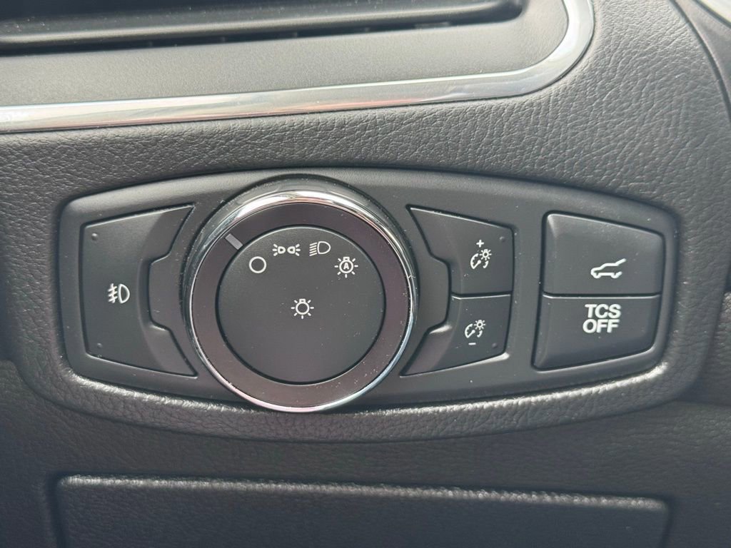 Certified 2019 Ford Edge Titanium w/ Equipment Group 301A image 39