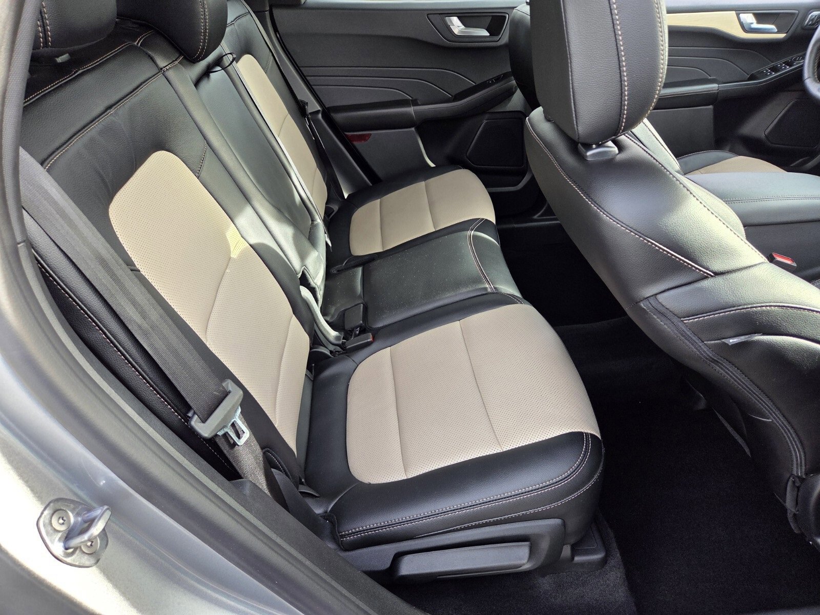 Certified 2022 Ford Escape Titanium w/ Titanium Elite Package image 14