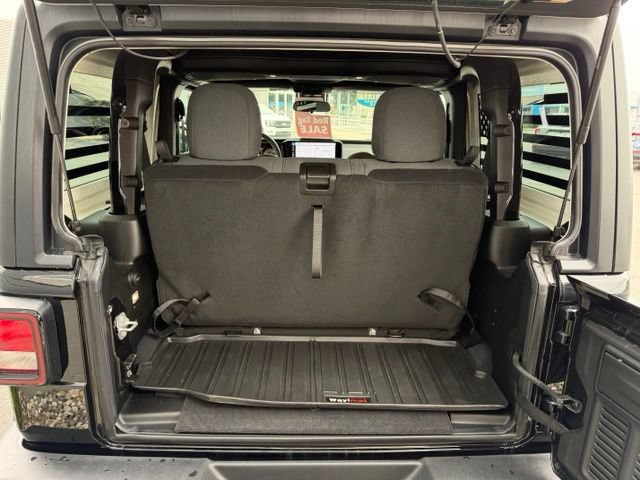 Used 2025 Jeep Wrangler Sport AWD/4WD image 23