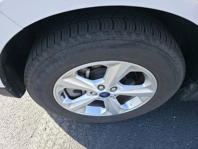 Certified 2021 Ford Edge SE image 10