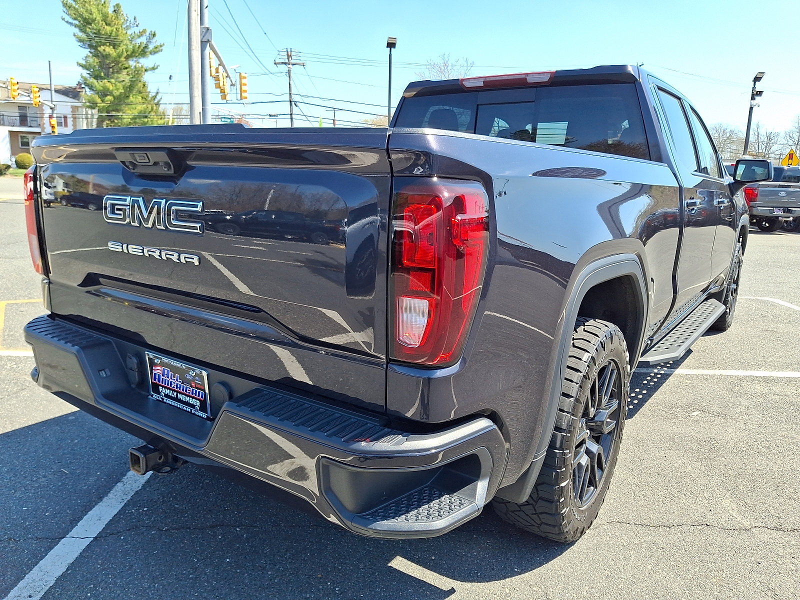 Used 2024 GMC Sierra 1500 Elevation w/ Preferred Package AWD/4WD image 10