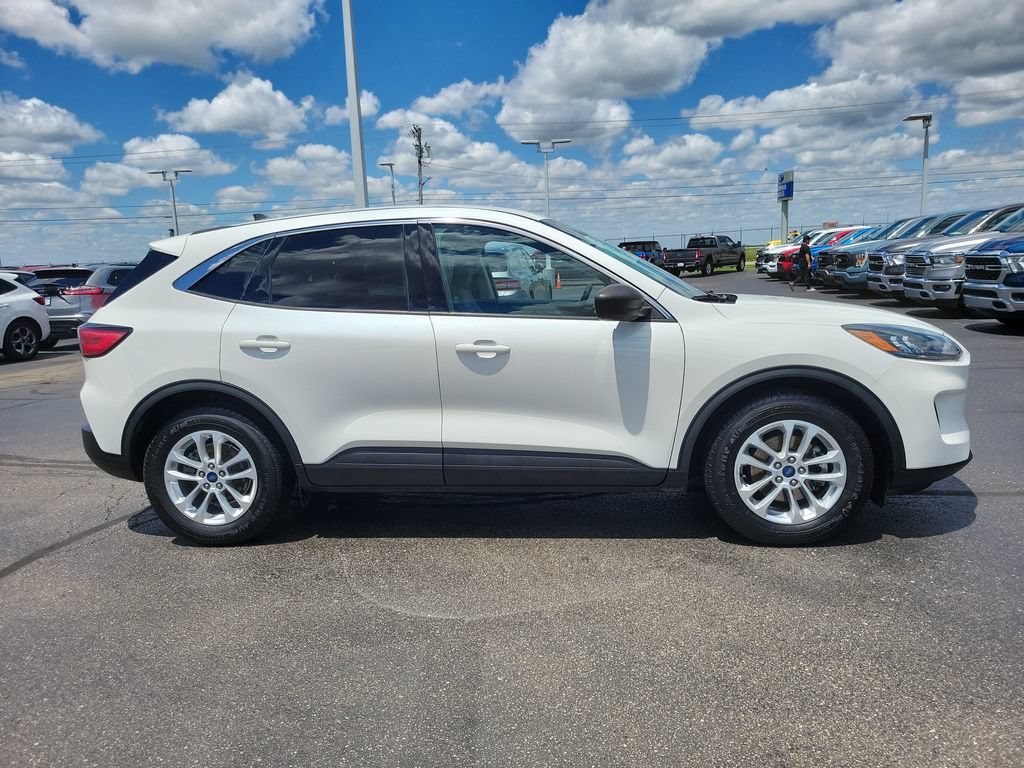 Certified 2022 Ford Escape SE FWD image 3