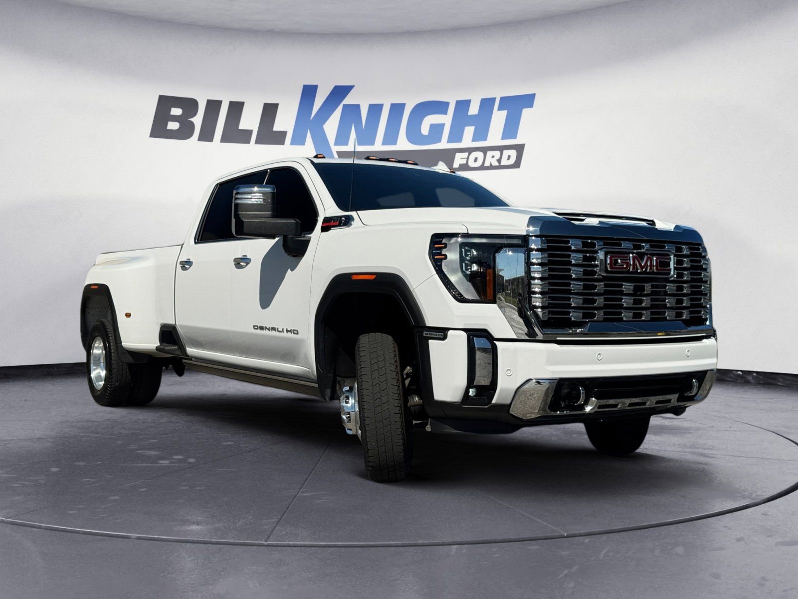 Used 2024 GMC Sierra 3500 Denali w/ Denali Reserve Package AWD/4WD image 7