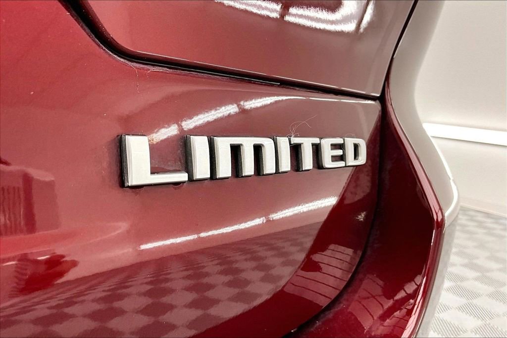 Used 2024 Jeep Grand Cherokee Limited AWD/4WD image 8