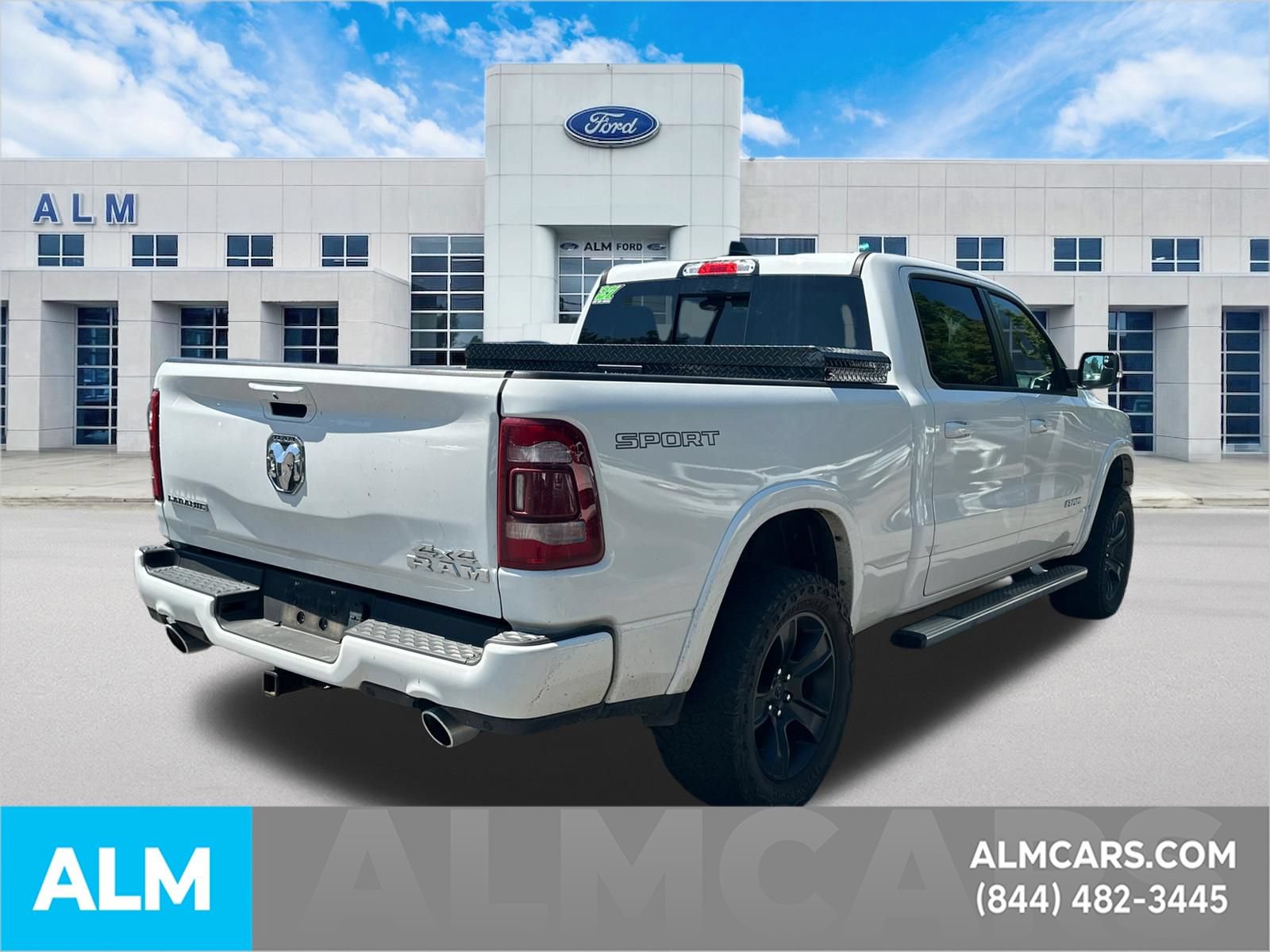 Used 2022 RAM 1500 Laramie w/ Sport Appearance Package AWD/4WD image 5