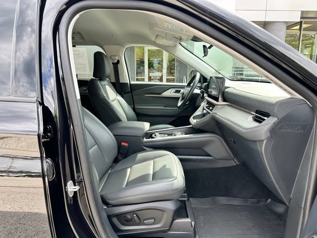 Certified 2025 Ford Explorer Active w/ Active Comfort Package AWD/4WD image 46