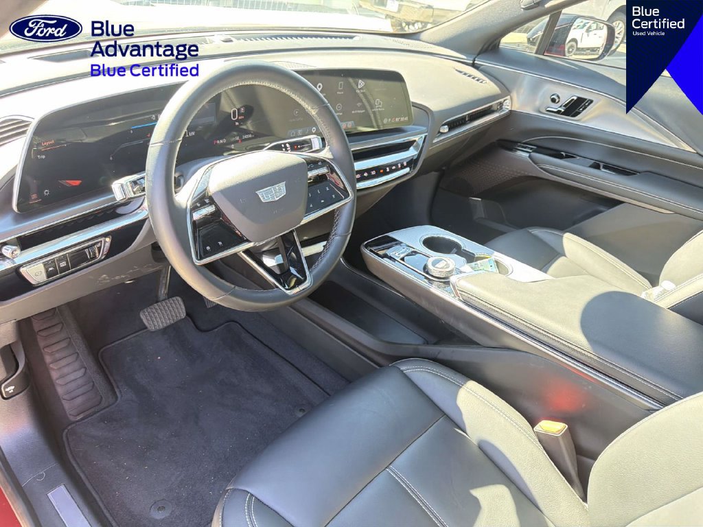 Used 2024 Cadillac Lyriq Tech RWD image 31
