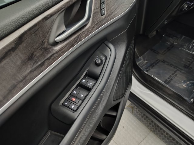 Used 2024 Jeep Grand Cherokee Limited w/ Black Appearance Package AWD/4WD image 23