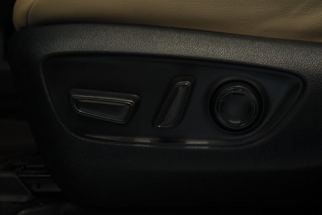 Used 2021 Toyota Sienna XLE FWD image 13