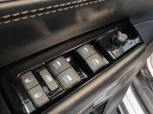 Used 2023 Jeep Wagoneer Series II AWD/4WD image 13