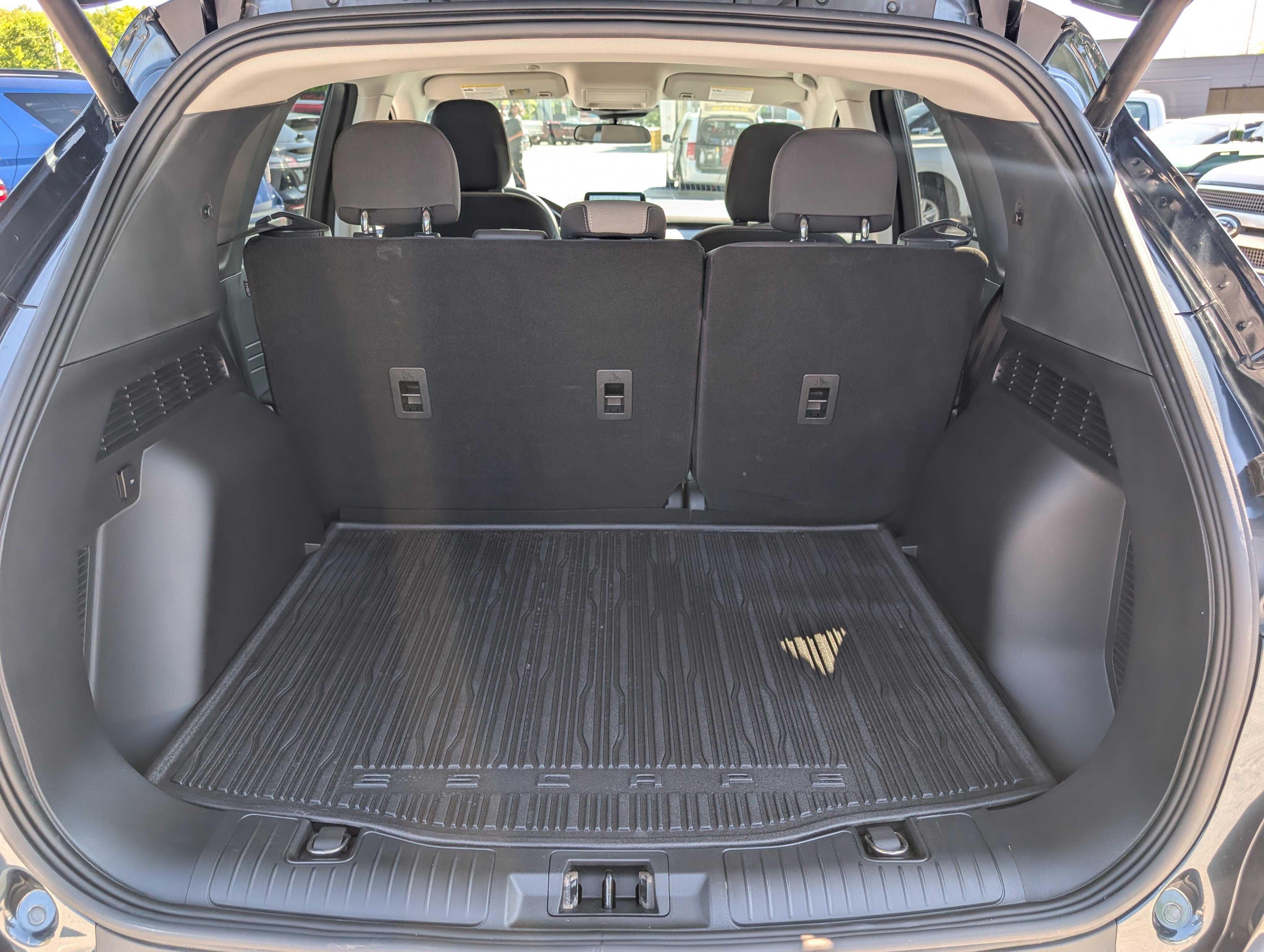 Certified 2022 Ford Escape SE w/ SE Sport Appearance Package FWD image 14