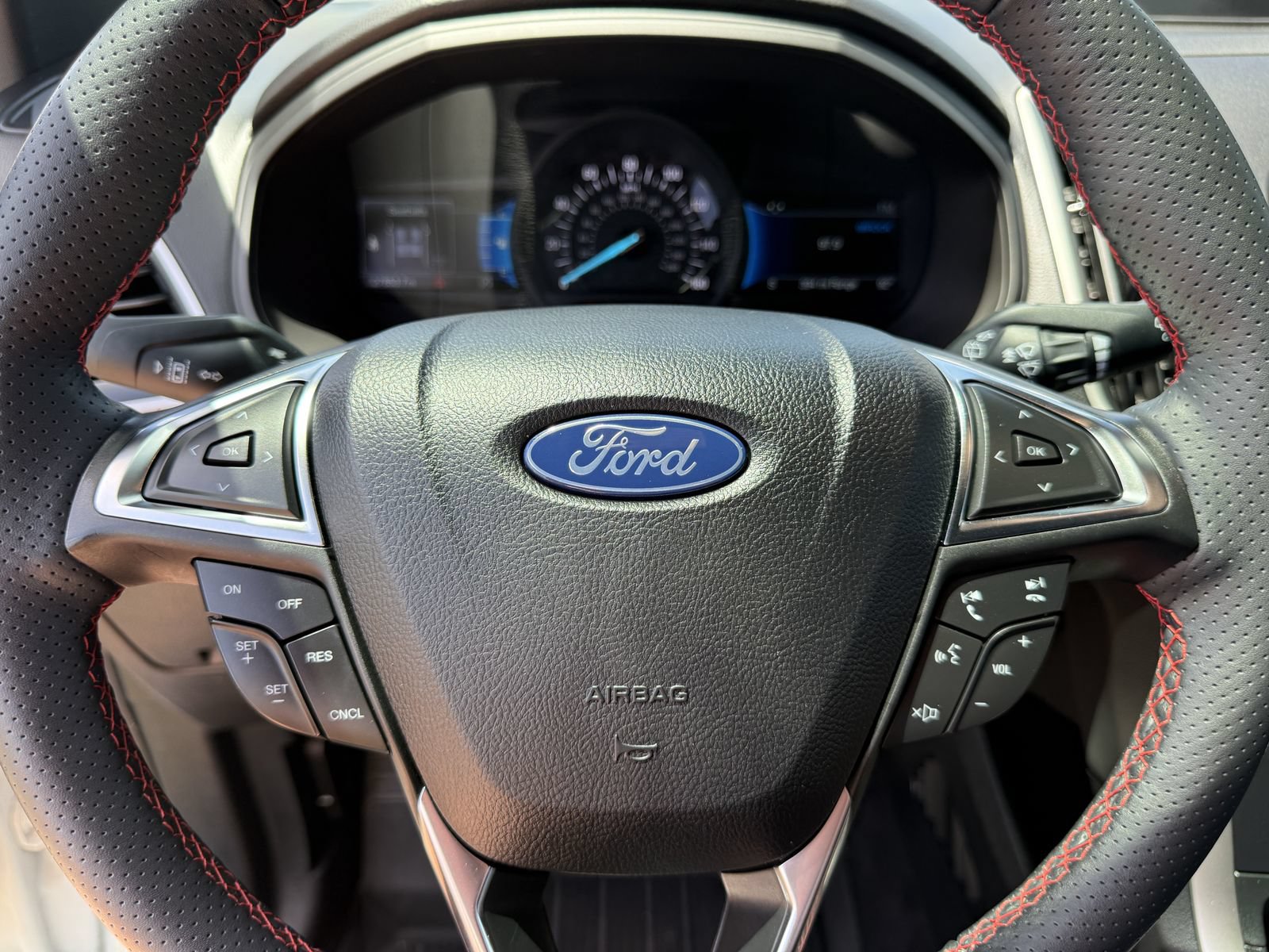 Certified 2024 Ford Edge ST-Line AWD/4WD image 36