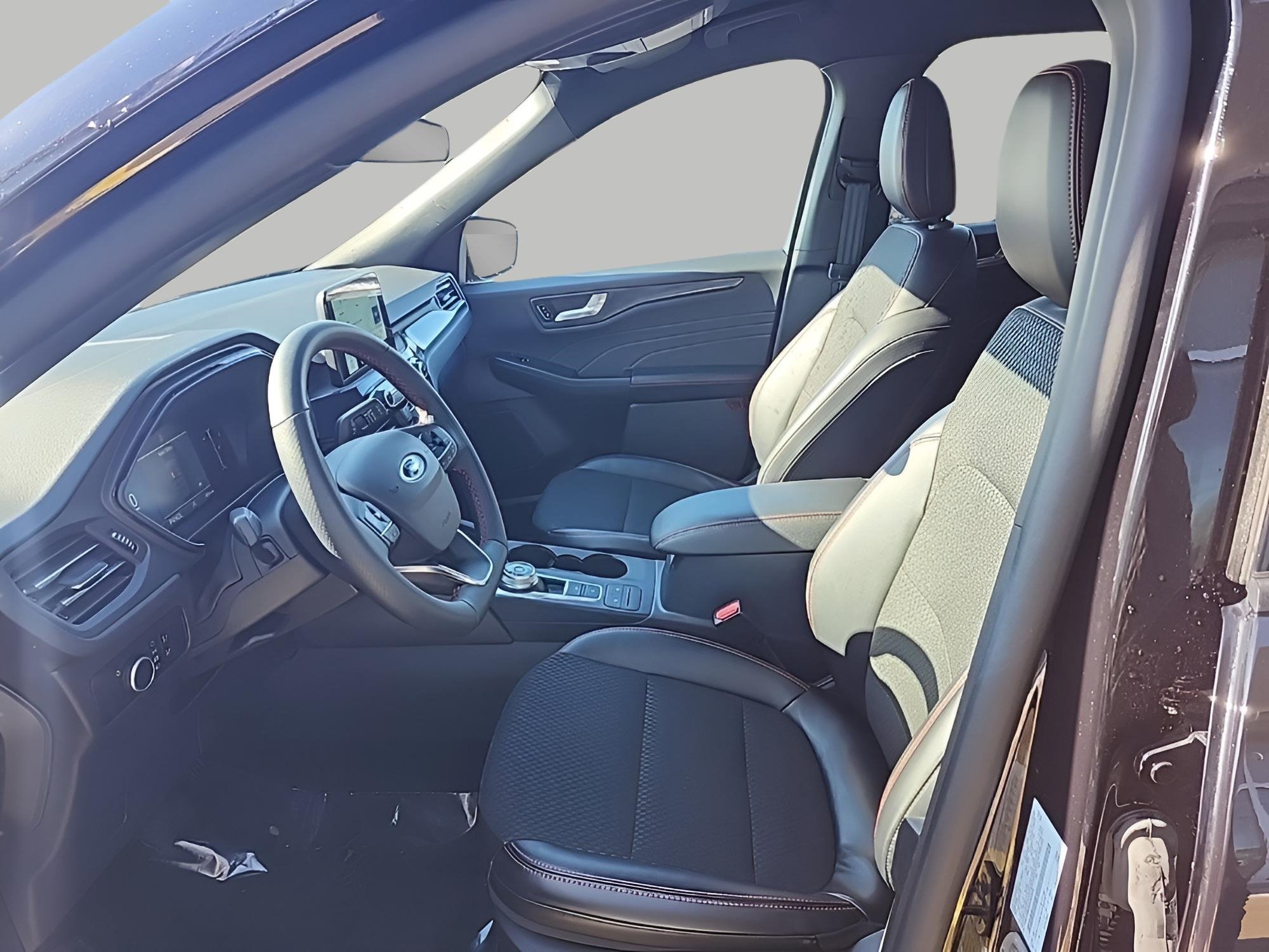 Certified 2025 Ford Escape ST-Line image 15