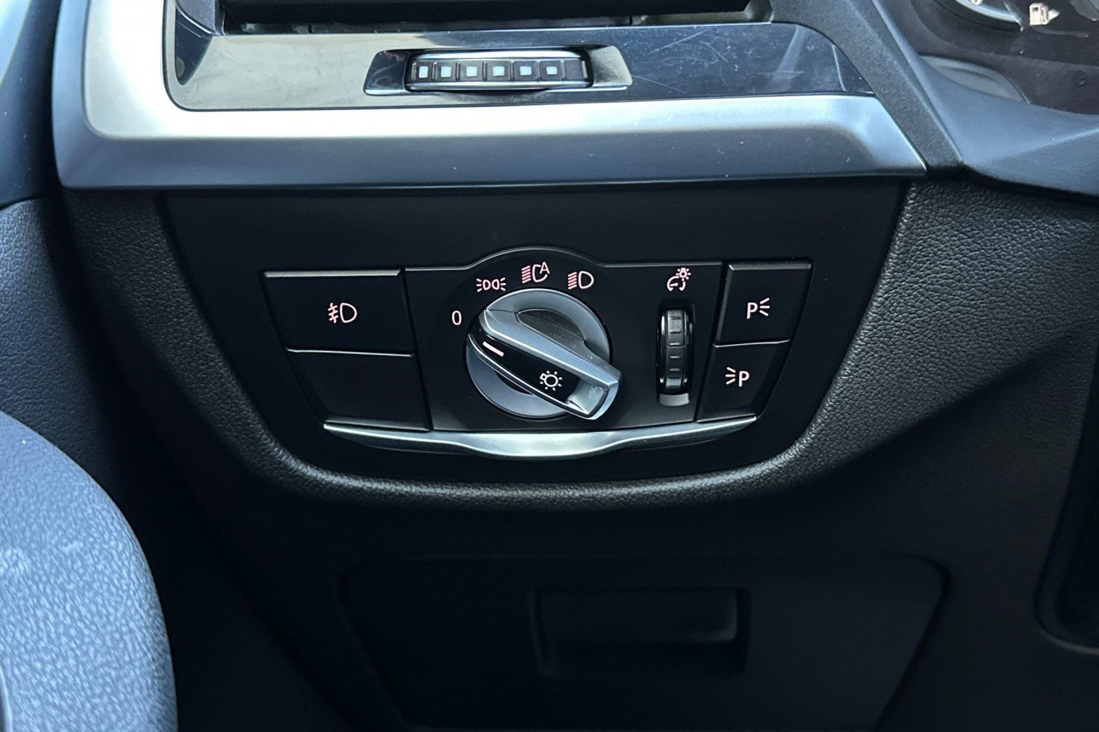 Used 2019 BMW X3 sDrive30i w/ Driving Assistance Package image 28