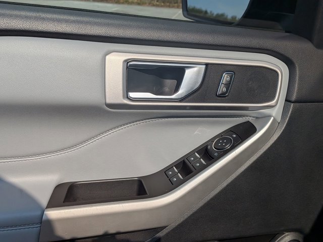 Certified 2022 Ford Explorer XLT w/ Equipment Group 202A image 14