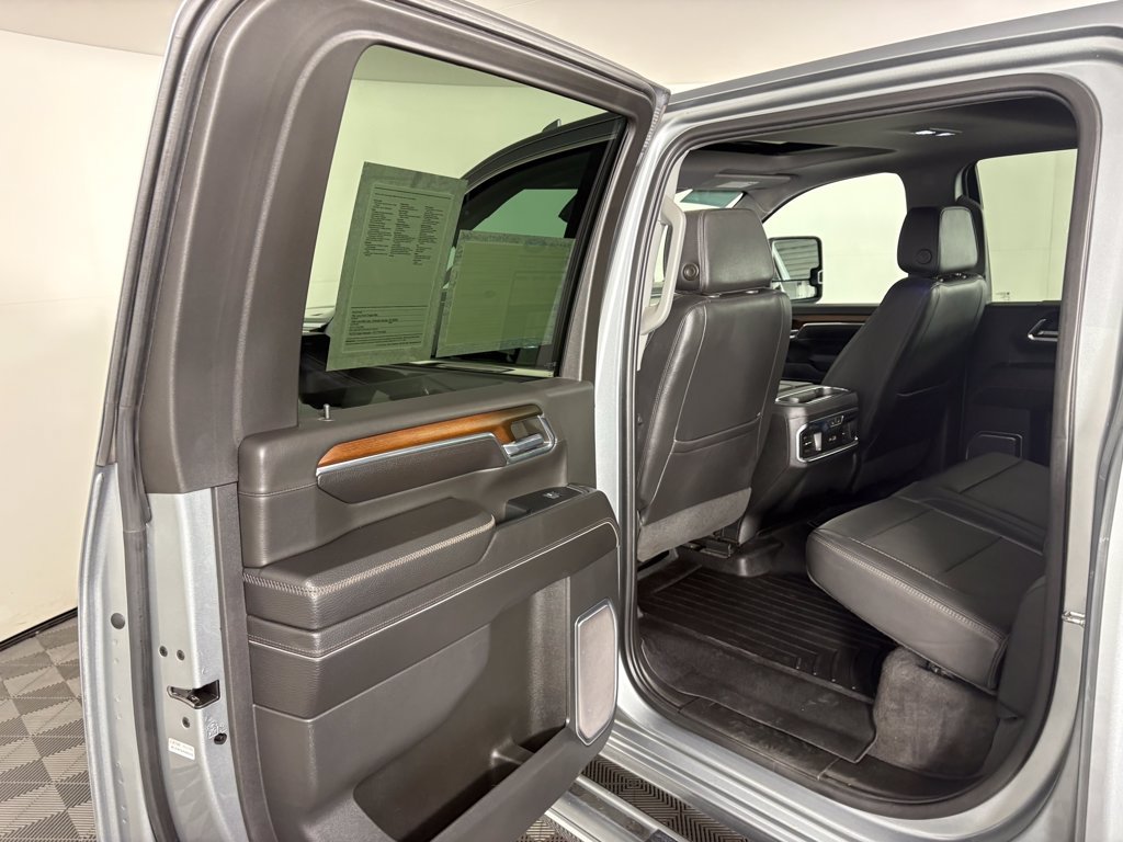 Used 2024 GMC Sierra 3500 Denali w/ Technology Package AWD/4WD image 27