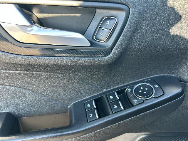 Certified 2025 Ford Escape ST-Line AWD/4WD image 10