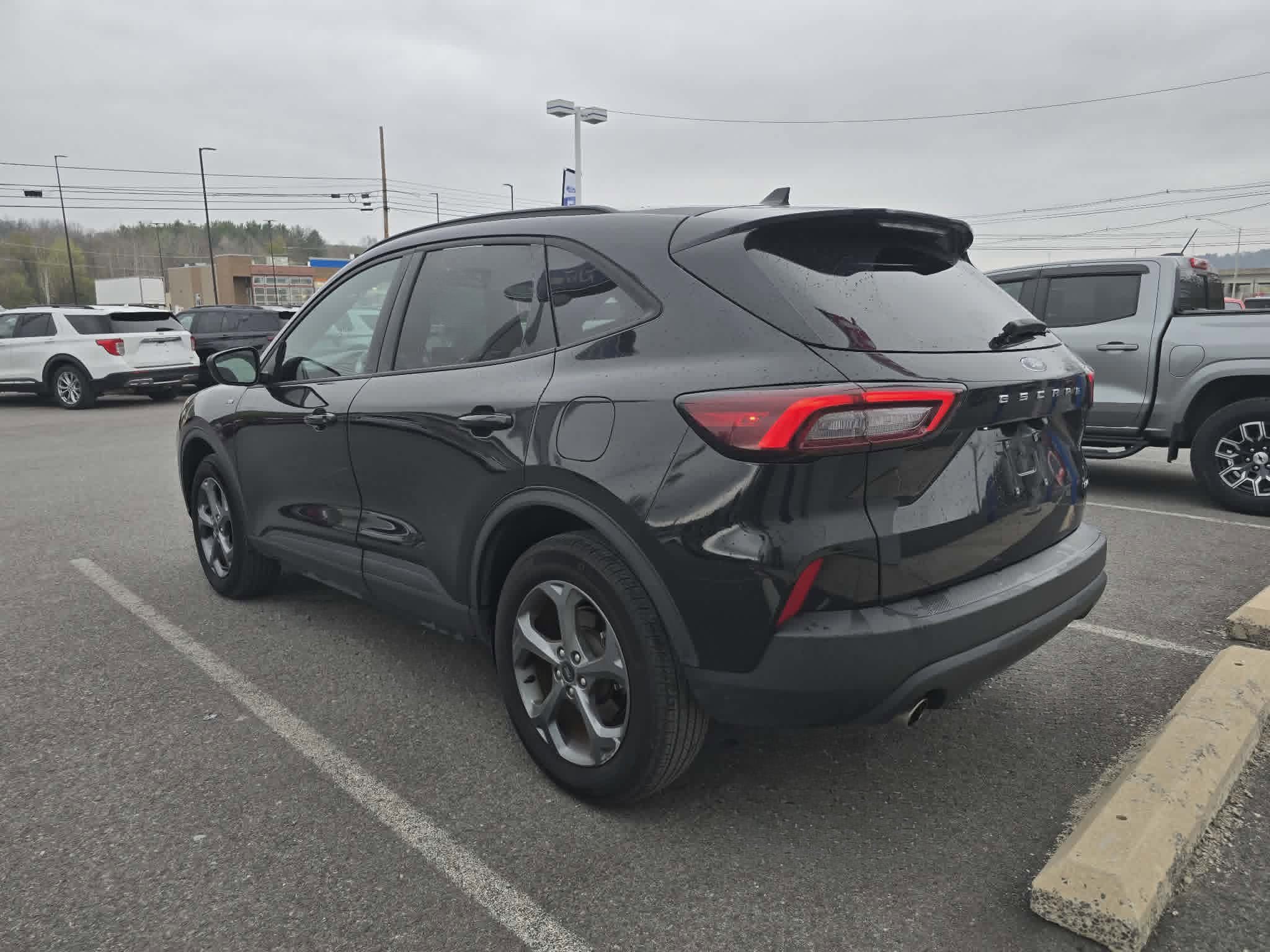 Certified 2025 Ford Escape ST-Line AWD/4WD image 6