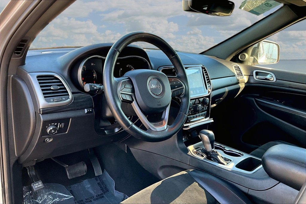 Used 2019 Jeep Grand Cherokee Altitude AWD/4WD image 19