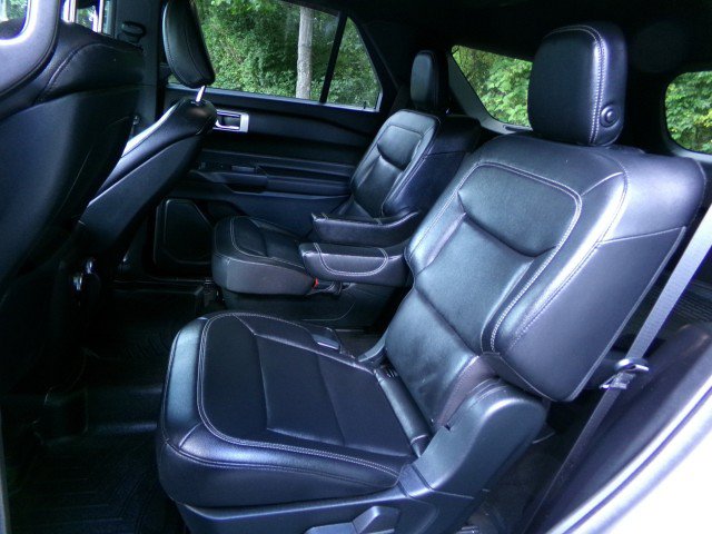 Certified 2020 Ford Explorer XLT w/ Equipment Group 202A AWD/4WD image 15