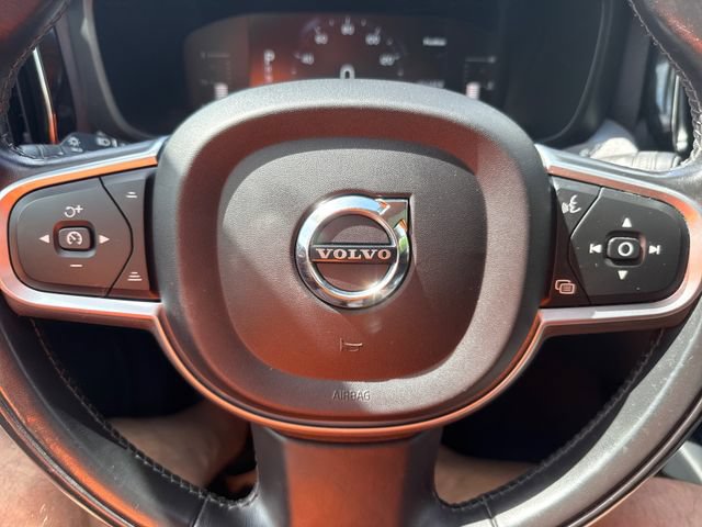 Used 2018 Volvo XC60 T5 Momentum w/ Vision Package AWD/4WD image 25