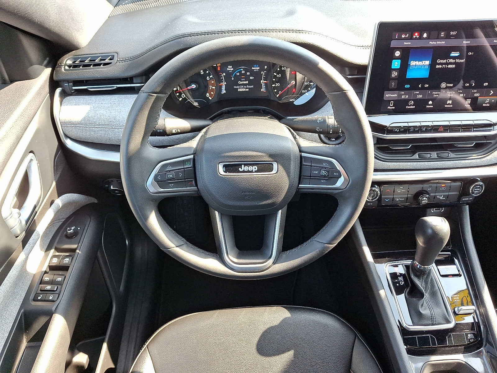 Used 2023 Jeep Compass Latitude AWD/4WD image 11