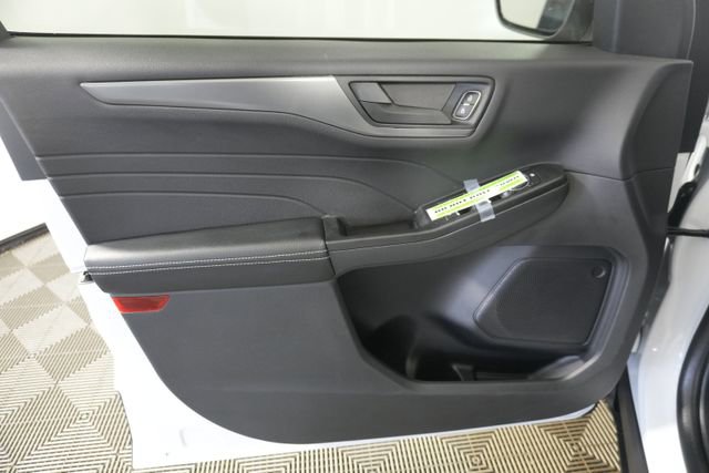 Certified 2025 Ford Escape Active AWD/4WD image 17