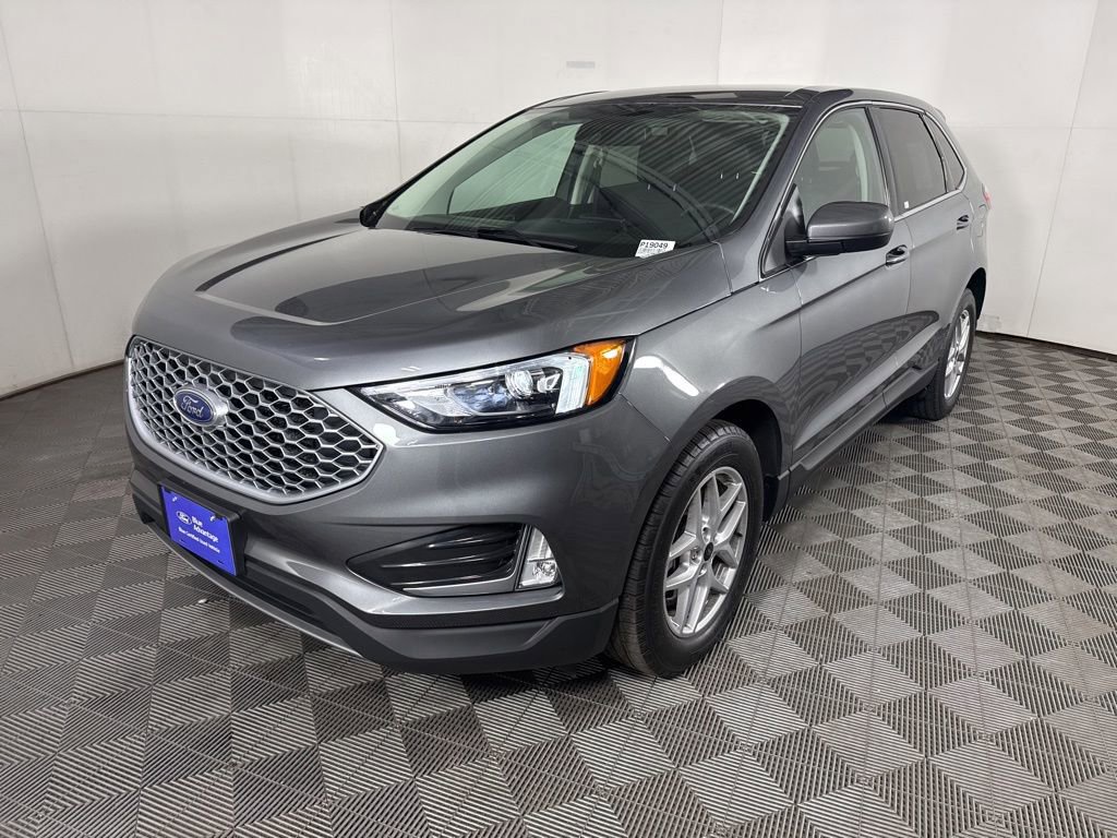 Certified 2024 Ford Edge SEL w/ Convenience Package AWD/4WD image 5