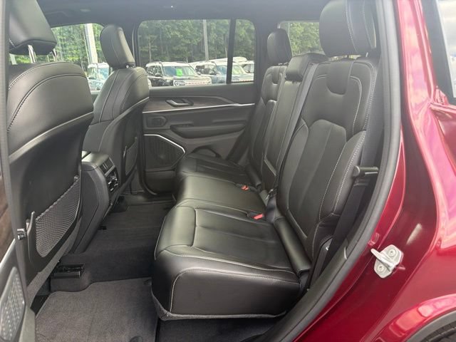 Used 2026 Jeep Grand Cherokee Limited w/ Luxury Tech Group II AWD/4WD image 40