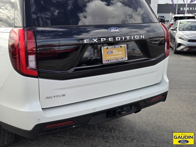 Certified 2025 Ford Expedition Active AWD/4WD image 6