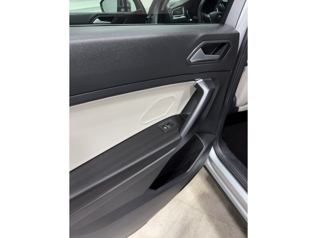 Used 2021 Volkswagen Tiguan SE AWD/4WD image 18