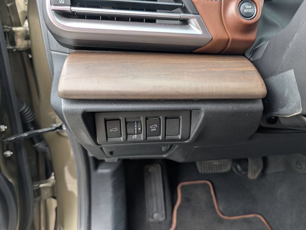 Used 2020 Subaru Outback Touring XT AWD/4WD image 22