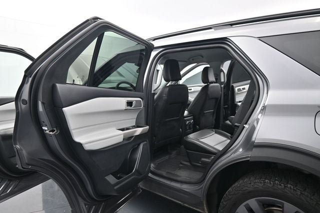 Certified 2023 Ford Explorer XLT w/ Equipment Group 202A AWD/4WD image 17