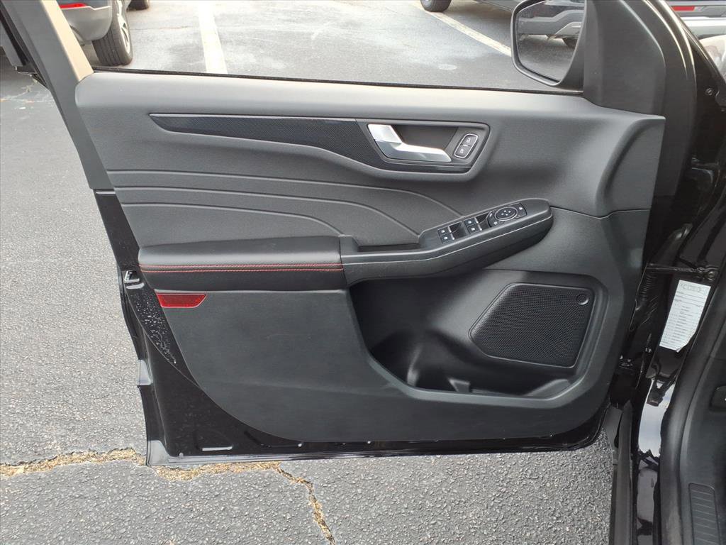 Certified 2025 Ford Escape ST-Line image 12