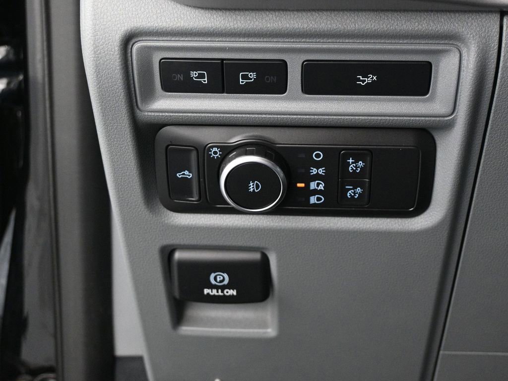 Certified 2022 Ford F150 XLT w/ Equipment Group 302A High image 40