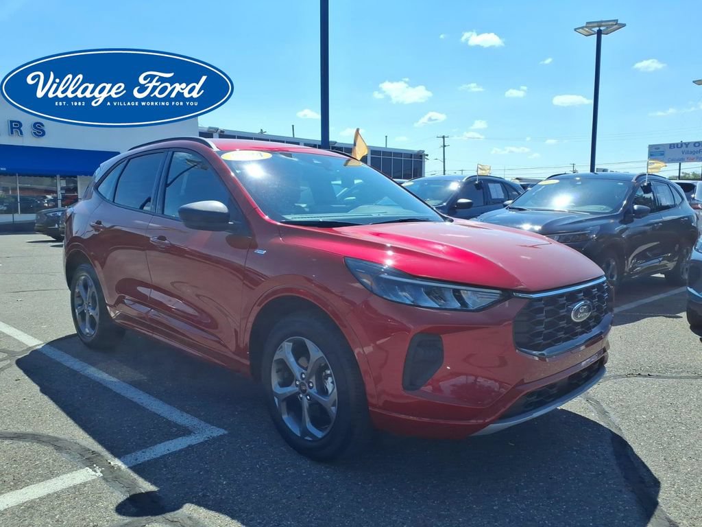 Certified 2024 Ford Escape ST-Line w/ Tech Pack #1 AWD/4WD image 4